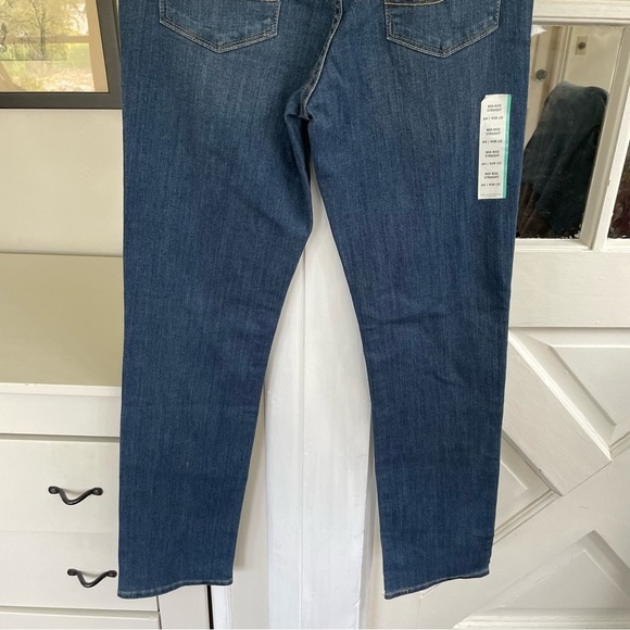 Levi's Mid-Rise Straight Women's Jeans - Picture 5 of 13